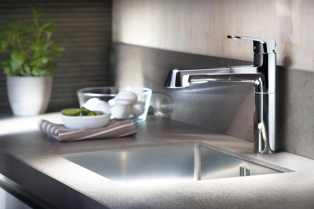 Schone kraan in de keuken.